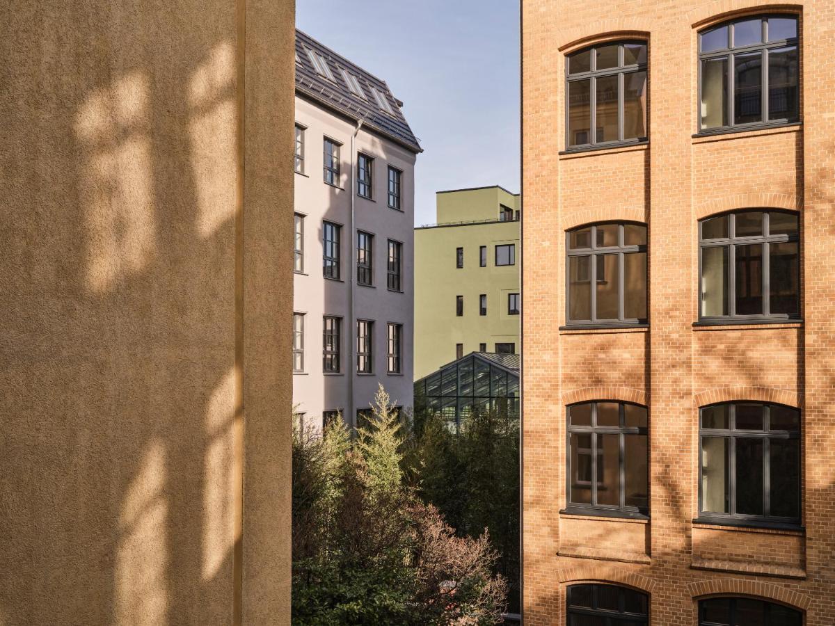 Sly Berlin Hotel Buitenkant foto Residential buildings in Berlin