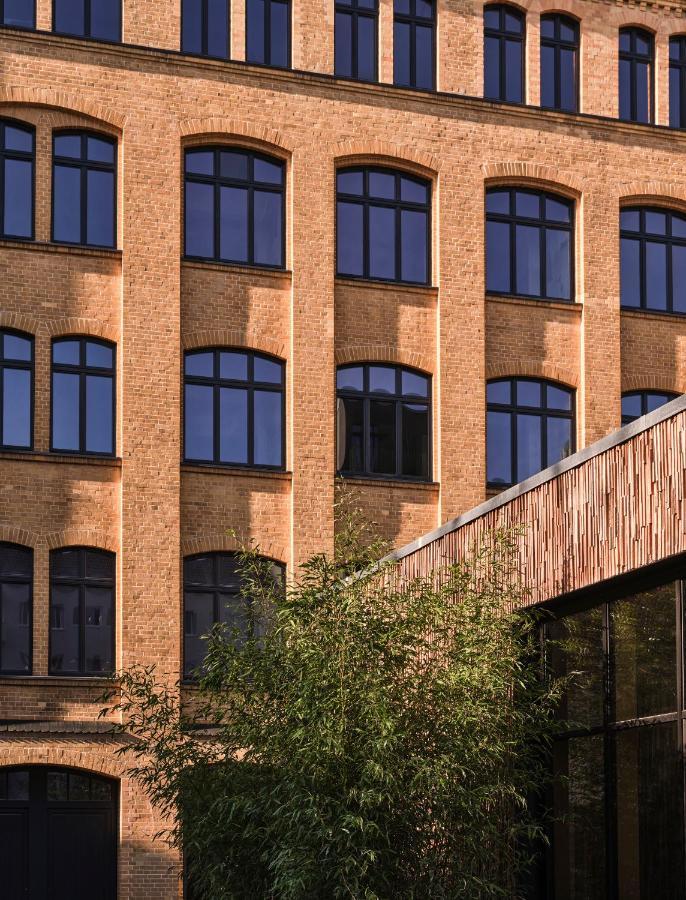 Sly Berlin Hotel Buitenkant foto The former textile factory